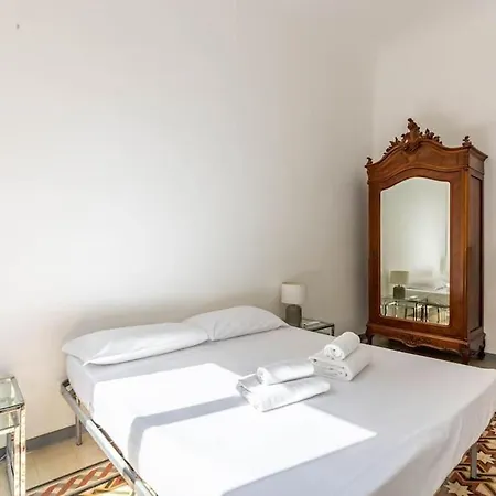 Academia Of Davide Spacious * Florencia