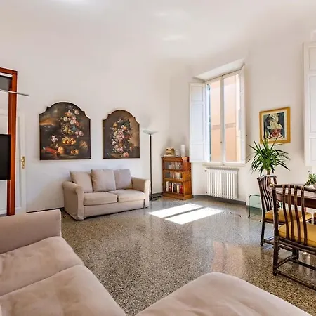 Academia Of Davide Spacious Florencia